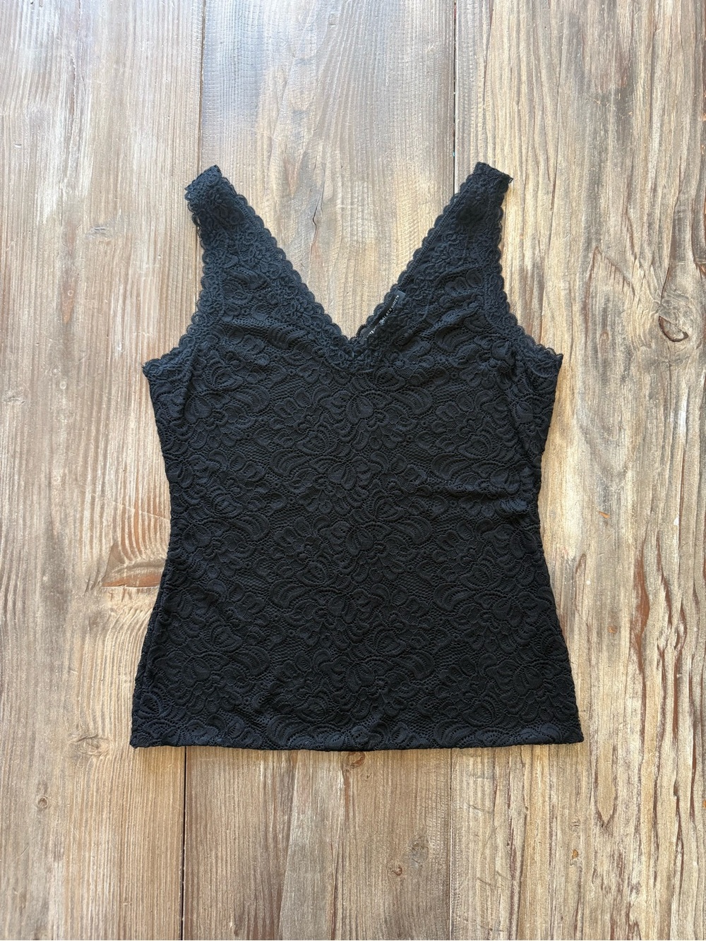 White House Black Market Allover Lace Cami Tank V-Neck Black Medium M NWT